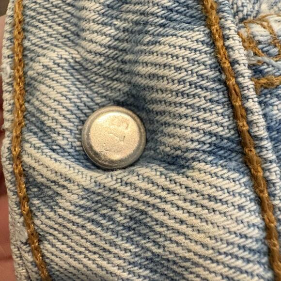 Vintage Levis 561 Shorts Womens 12 Light Wash Denim High Rise Loose Fit USA 90s - Picture 3 of 14